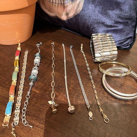 HUGE WOMENS BRACELET BUNDLE LOT 12 - Picture 1 of 5